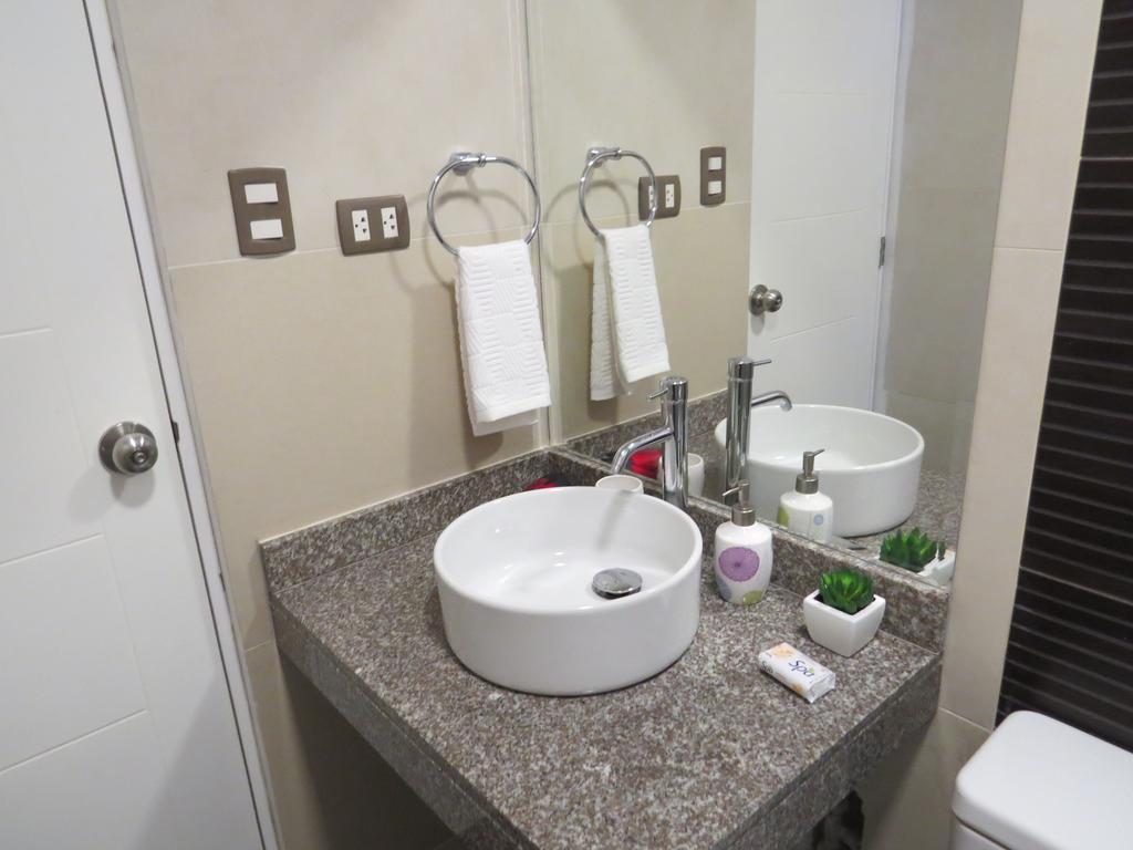 Spacious Apartment In Miraflores Lima Chambre photo